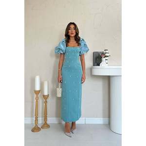 Vestido con Mangas Bordadas en Color Menta - Menta - Product Image 2