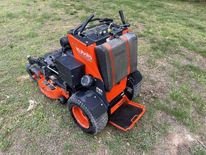 Tondeuse autoportée commerciale Kubota SZ26-52 de 51 pouces, modèle 2026, à vendre - Product Image 5