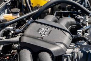 Suu baa ru B.R.Z Limited Turbo 2024, Asientos de Cuero, Techo Panorámico, Faros LED, Llantas R18, Pantalla Táctil - Product Image 2