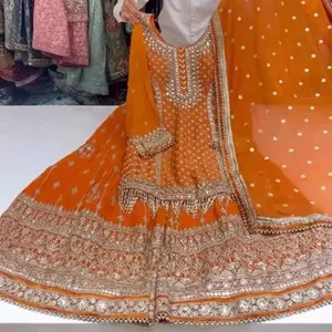 富尔帕里设计师时尚乔其纱刺绣石材作品顶级沙拉拉与杜帕塔派对服装纺织市场苏拉特