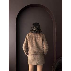 Jupes courtes en fausse fourrure pour femmes Topshow, accessoires de mode en gros - Product Image 4