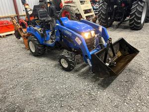 Nouveau tracteur compact Hollandss TZ24d 4wd avec direction assistée dans un état impeccable, seulement 1000 heures à partir de - Product Image 6