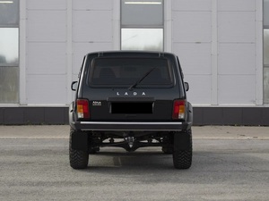 Niva Legend 2024 (VAZ) - Faible kilométrage, moteur silencieux, transmission automatique, toit ouvrant panoramique, phares LED - Product Image 3