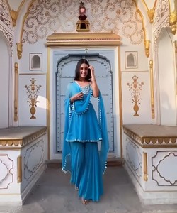 1. Vestido de crepé de temporada más elegido con Secuencia de trabajo, última ropa de novia, Lehenga neto con Dori Work Salwar Kameez Set - Product Image 2