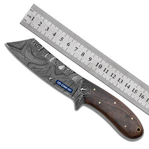 Cuchillo de Caza Personalizable Hecho a Mano Damascus Deal DD-DAM-397, Hoja de Acero de Damasco, Mango de Madera de Nogal Exótico, Cuero Repujado - Product Image 1