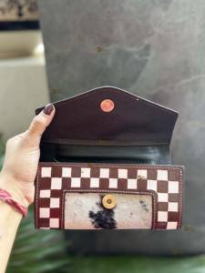 กระเป๋าถือคลัทช์หนังวัวปักลายสไตล์วินเทจสุดหรูเครื่องมือช่างกันน้ำสลักขนสัตว์ตัดอเนกประสงค์สำหรับผู้หญิง - Product Image 5