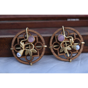 Pendientes chapados en oro de madera para niñas y mujeres, treanding hecho a mano, de latón, piedra de madera, aretes étnicos - Product Image 2