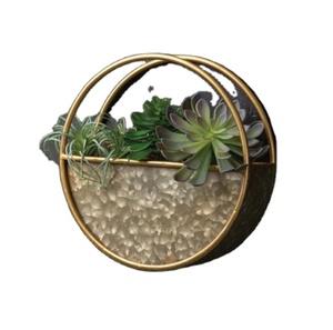 Ensemble de pots de jardinière de style roue rustique moderne, grande décoration murale intérieure et extérieure, petite conception, accessoires de plantes vivantes, application de patio - Product Image 1