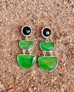 Peridoto de Plata de Ley 925 con ónix negro Pendiente hecho a mano Hermoso pendiente de mujer Pendiente de dos piedras. - Product Image 2