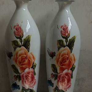 Vase à fleurs en fer fait à la main de haute qualité Vase décoratif en métal au design moderne pour les intérieurs de maison et d'hôtel pour les célébrations d'anniversaire - Product Image 1