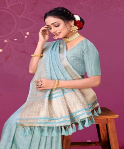 Nouvelle tenue de saree brodée tendance avec chemisier lourd à séquence de cordon unique sur tissu en filet d'organza pour les mariages - Product Image 2