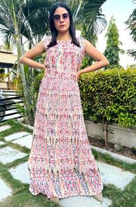 Dernière tunique indienne exclusive légère Full Flair Kurti Style tunique indien plein de style et de confort - Product Image 3