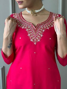 Evergreen Look VISCOSE Chanderi soie couleur vive mariage et fête conception spéciale personnalisée Kurti pantalon ensemble disponible taux raisonnable - Product Image 4