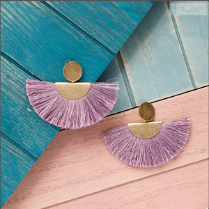 Boucles d'oreilles semi-circulaires magiques faites à la main, grandes boucles d'oreilles à franges et pompons - Or - Longues - Product Image 3