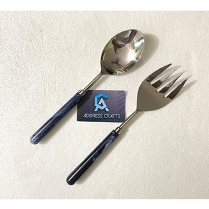 Serveur à salade plaqué or PVD de haute qualité avec manche en résine design, outils à salade luxueux, ustensiles de cuisine, cuillère à servir, fourchette - Product Image 3