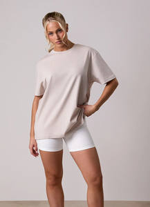 Venta al por mayor de camisas holgadas para mujer OEM logotipo personalizado Baige mujeres camiseta de gran tamaño de alta calidad suave 100% algodón camiseta para niñas - Product Image 6