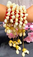 Bracelet Boho en Coquillage avec Jhumka Latkan en Fil de Soie pour Mariage et Demi Saree Fonction