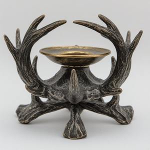 Bougeoir en corne d'aluminium de qualité supérieure avec ton argent poli artisanal conçu à la main pour les intérieurs décoratifs - Product Image 3