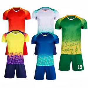Nouvelle arrivée d'ensembles de football pour hommes, uniforme avec logo personnalisé, équipement de football le plus vendu au prix de gros - Product Image 2