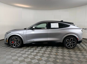 SUV familial de luxe d'occasion 2024, performance, double transmission intégrale, automatique, conduite à gauche, R17, 480 ch, 860 Nm de couple, toit ouvrant panoramique - Product Image 6