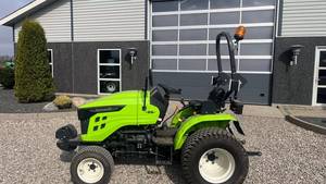 Livraison gratuite, mini tracteur agricole à roues |   26HP 3 cylindres Diesel |   4x4 |   6F/2R |   Poids avant |   Kat. 1 |   Revêtement en gazon - Product Image 4