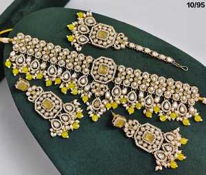 Collier ras du cou clouté Kundan plaqué or antique avec goutte de perles, boucles d'oreilles et ensemble Maang Tikka ensemble de mariage traditionnel pour femmes - Product Image 6