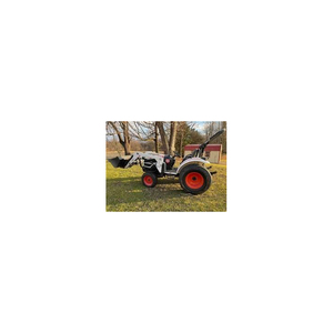 Mini tractor Bobcat usado de 21HP, tractor agrícola eficiente construido para labrar, cortar, acarrear y operaciones de huerto - Product Image 2