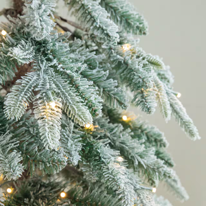 Vente en gros <span class=keywords><strong>de</strong></span> 7,5 pieds (2,3 mètres) personnalisés <span class=keywords><strong>Sapin</strong></span> <span class=keywords><strong>de</strong></span> Noël artificiel en pin floqué pré-éclairé avec lumières LED blanc chaud - Product Image 4