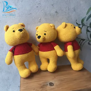 Çeşitli tasarımlar ve renkler Amigurumi tığ oyuncaklar peluş ayı kırmızı üst ile çocuk için güvenli