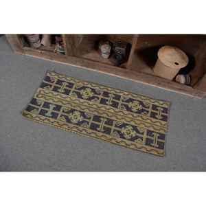 Alfombra de 1.5x3.5 pies, Alfombra Turca Vintage, Alfombra de Lana con Borde Azul - Product Image 3