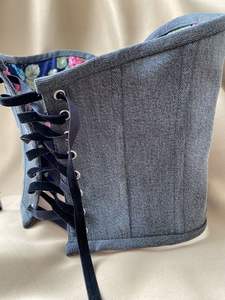 Corset moderne Haut en denim Mode basique Décontracté Chic Moderne Slim-Fit Vintage Charm Light Wash Intemporel Structuré - Product Image 2