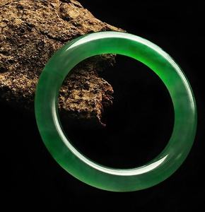 Pulsera de regalos de joyería apilable de moda, brazalete de gelatina acrílica de resina gruesa redonda Irregular transparente para mujeres y niñas - Product Image 3