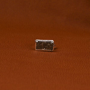 Bague de fiançailles classique en or blanc massif 18KT 5.50Ct Green Radiant Cut Lab Grown Accent Bezel Setting - Product Image 1