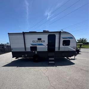 Remolque de Lujo Tipo Casa Rodante RV Camper con Construcción de Aleación de Aluminio para Uso en Vehículos - Product Image 4