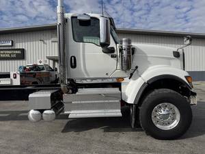 Camion benne d'occasion INTERNATIONAL 2012-2017, châssis-cabine, moteur diesel 10 cylindres >450ch, caméra arrière 360°, écran tactile, 6X4, conduite à gauche - Product Image 6