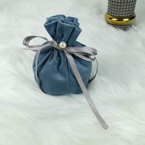 Sacs cadeaux en velours bleu pour noël, mariage et fête, sac en soie de luxe OEM fabriqué au Vietnam - Product Image 3