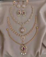 Ensemble de colliers à finition mate CZ Combo Offer Luxury Necklace Sets Minimal Wear Perfect For Party And Office Wear Design élégant