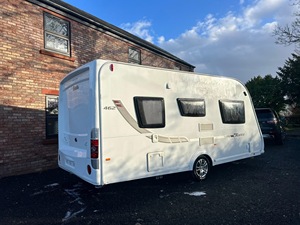 Caravana de Lujo al Mejor Precio, para 4 Personas, Todoterreno, de Acero Inoxidable, Remolque RV con Aire Acondicionado y Baño para Acampar Rápido - Product Image 4