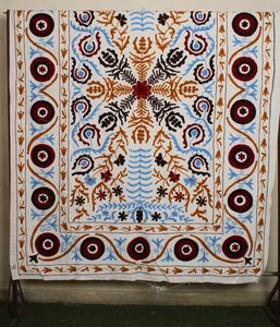 Drap de lit vintage brodé à la main Suzani avec couvre-lit brodé Crewel inspiré du Cachemire pour la décoration intérieure - Product Image 4