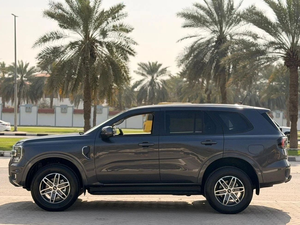 FORD Everest Sport 4x4 2024 d'occasion, conduite à droite, 7 places, cuir – Offre exceptionnelle - Product Image 2