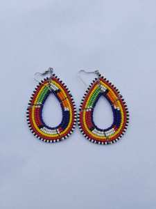 Boucles d'oreilles brodées à la main de haute qualité, faites sur mesure avec des perles de rocaille, bijoux fantaisie de qualité supérieure - Product Image 2