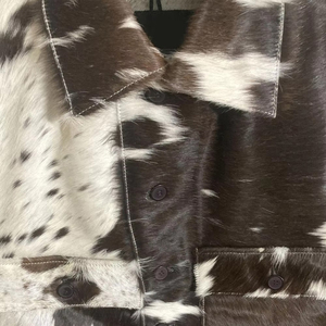 Chaqueta de Cuero con Pelo de Vaca, Estilo Vaquero Elegante, Piel Auténtica, Chaqueta de Montar Personalizada con Cuello Alto de Lona y Logotipo Frontal para Hombre - Product Image 6