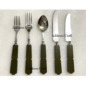 Ensemble de couverts en acier inoxydable de luxe de 5 pièces, tendance et unique, avec manche en résine imitation bambou, fourchette, couteau et cuillère - Product Image 6