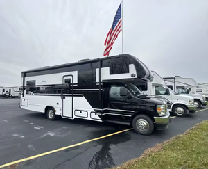 Mejor Oferta: Autocaravana/Remolque de Viaje Usado CLEAN 2023 2024 2025 E-a-s-t To W-e-s-t C-o-l-l-e-g-e A-v-e-n-u-e 2711N-K - Product Image 2