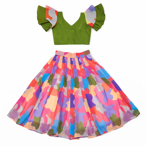 Shoryam Boutique de Moda, Lehenga Choli para Niñas, Top de Mezcla de Seda Verde Palak, Falda con Estampado de Camuflaje Colorido, para Fiestas y Festividades - Product Image 1