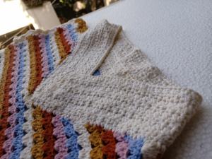 Chemises sans manches en coton macramé faites à la main sur mesure selon les exigences des clients - Product Image 4