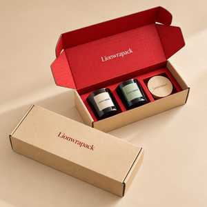 กล่องใส่เทียนรูปทรงบ้านลายทางสีขาวบริสุทธิ์แบบกำหนดเองของ Lionwrapack พร้อมโลโก้ฟอยล์สีทอง เปิดด้าน<span class=keywords><strong>หน้า</strong></span> - Product Image 5