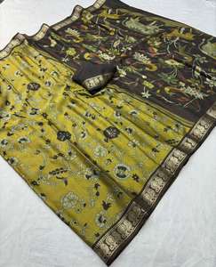 Saris en coton doux et soyeux avec motif floral en point de croix, bordures contrastées en zari, blouse comme sur la photo - Product Image 2