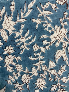 Tela de Algodón Estampada a Mano con Diseño Floral Azul, Textil Tradicional Indio - Product Image 5