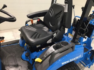 Mini-tracteur tondeuse à gazon LS 4x4 avec chargeur frontal et pelle arrière, machine agricole compacte - Product Image 4